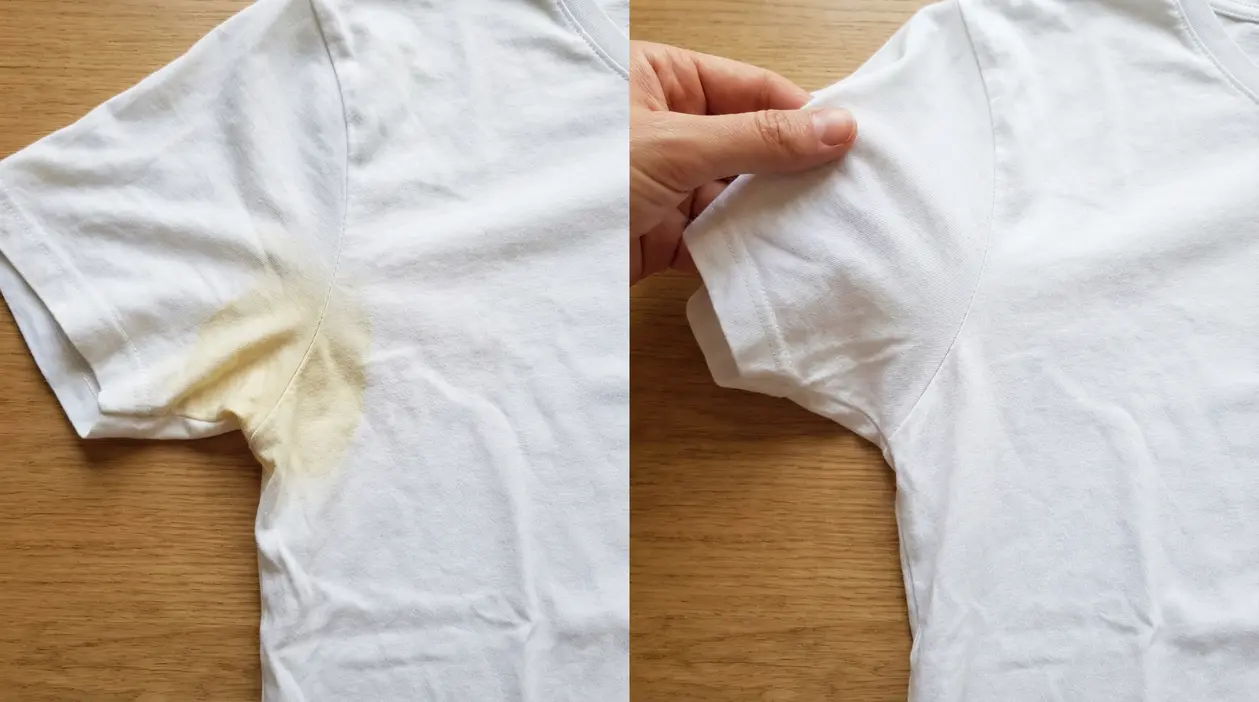 Maglietta bianca con macchia di sudore prima e dopo la pulizia